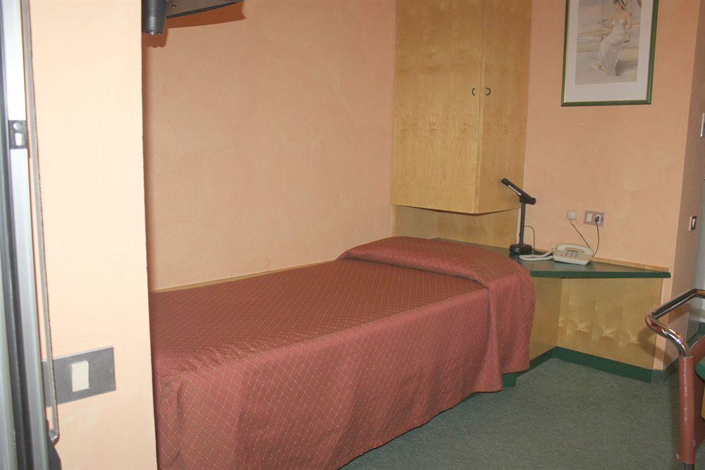Ginosi Arizona Hotel Milánó Kültér fotó