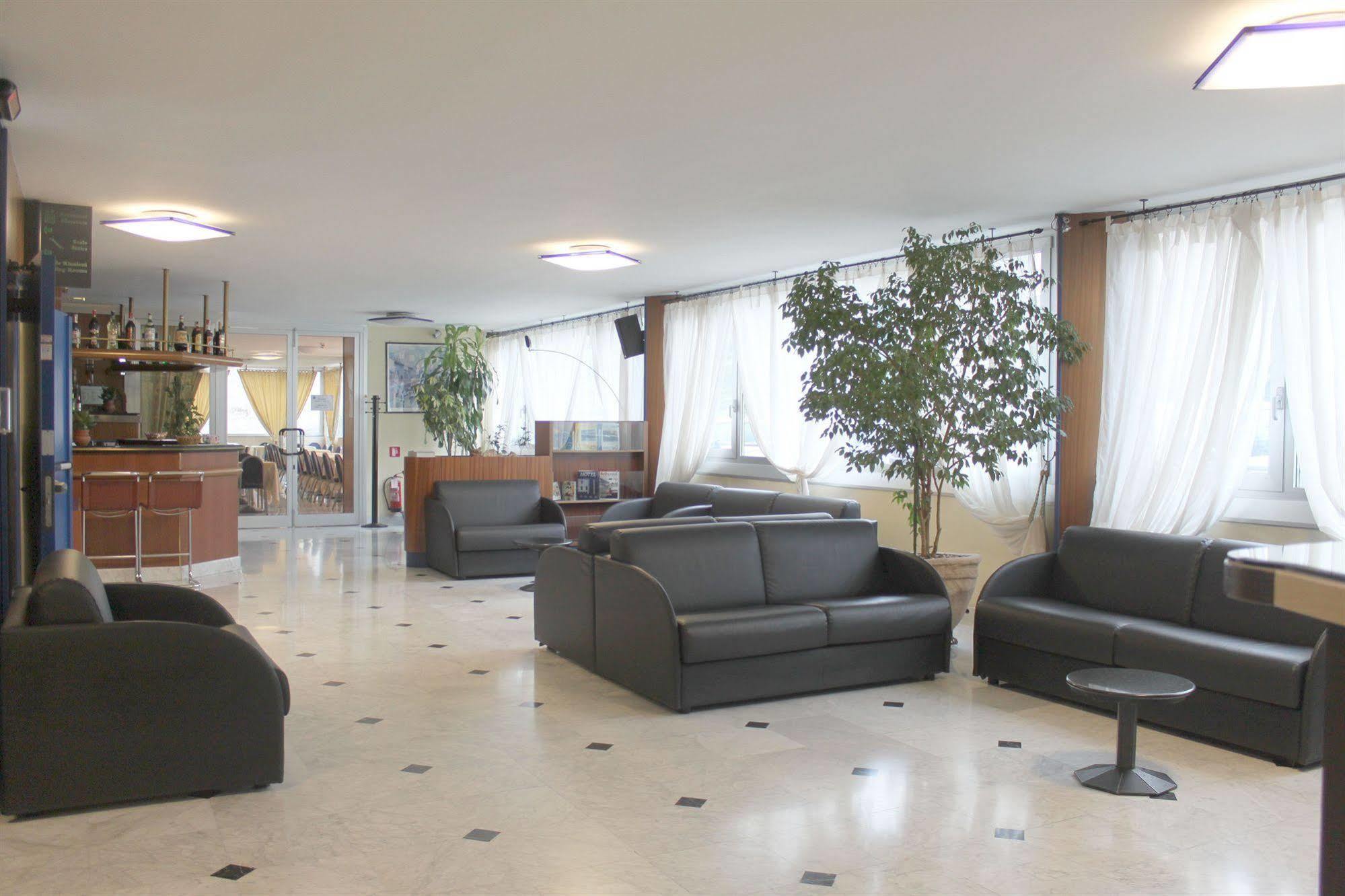 Ginosi Arizona Hotel Milánó Kültér fotó